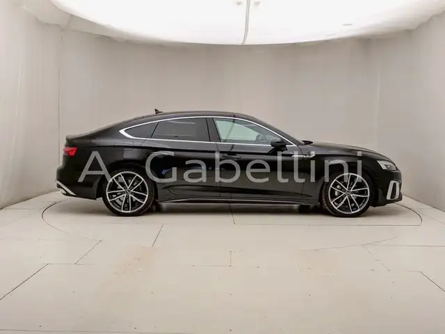Audi A5 view 3