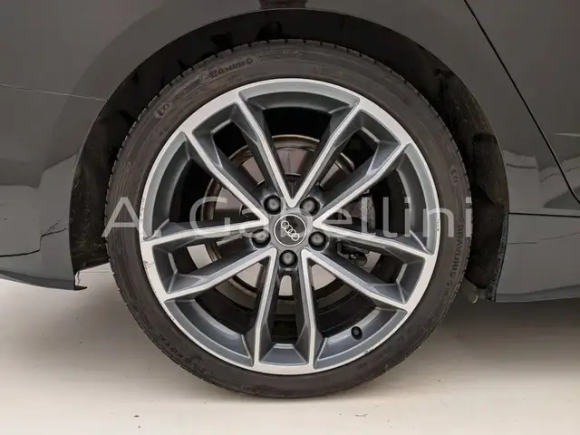 Audi A5 view 9