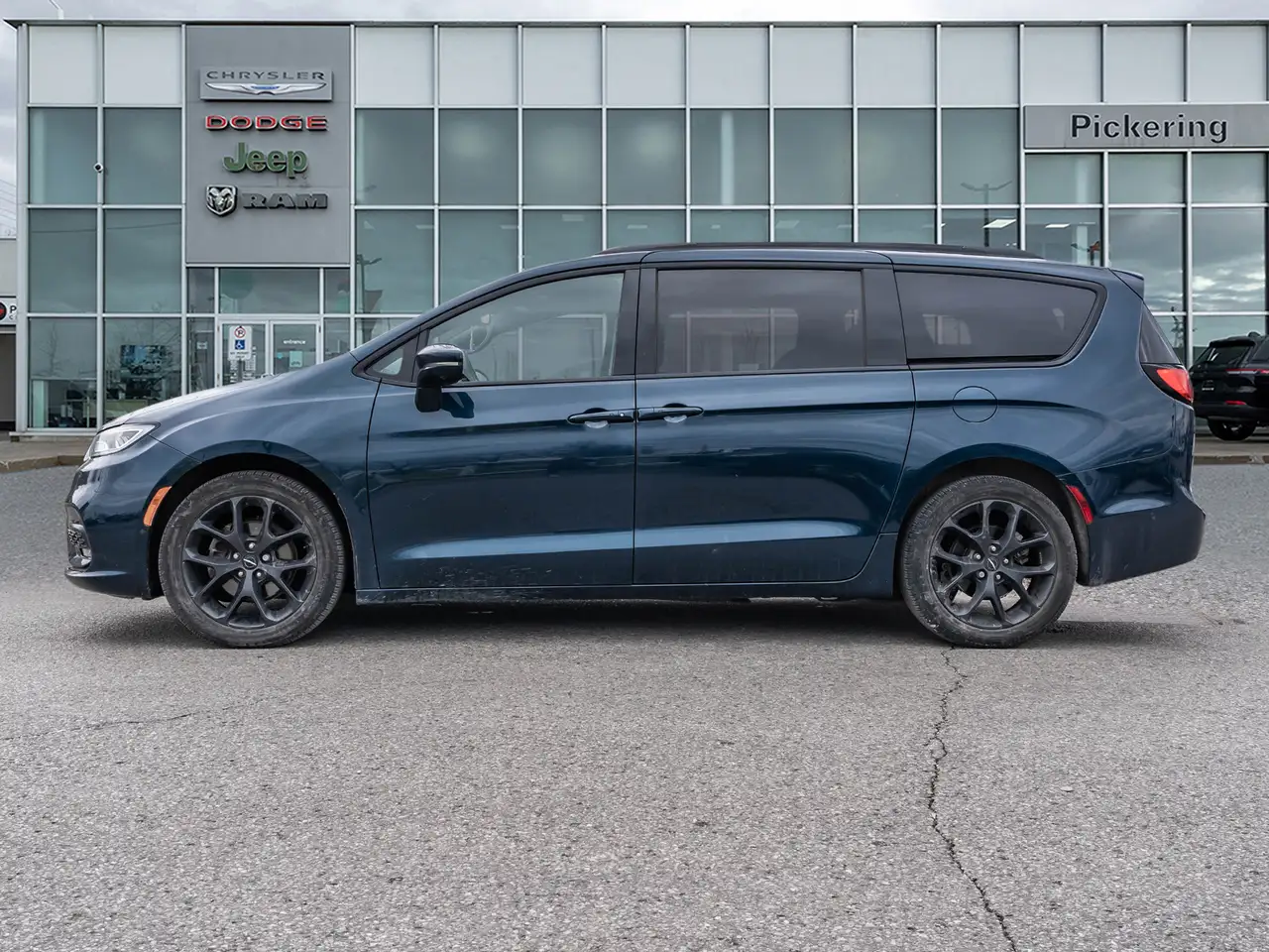 Chrysler Pacifica снимка Chrysler Pacifica