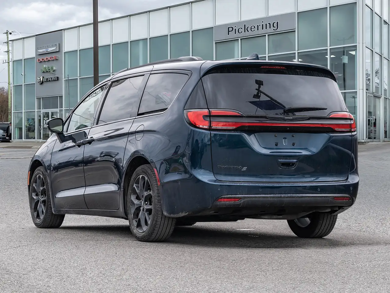 Chrysler Pacifica снимка Chrysler Pacifica