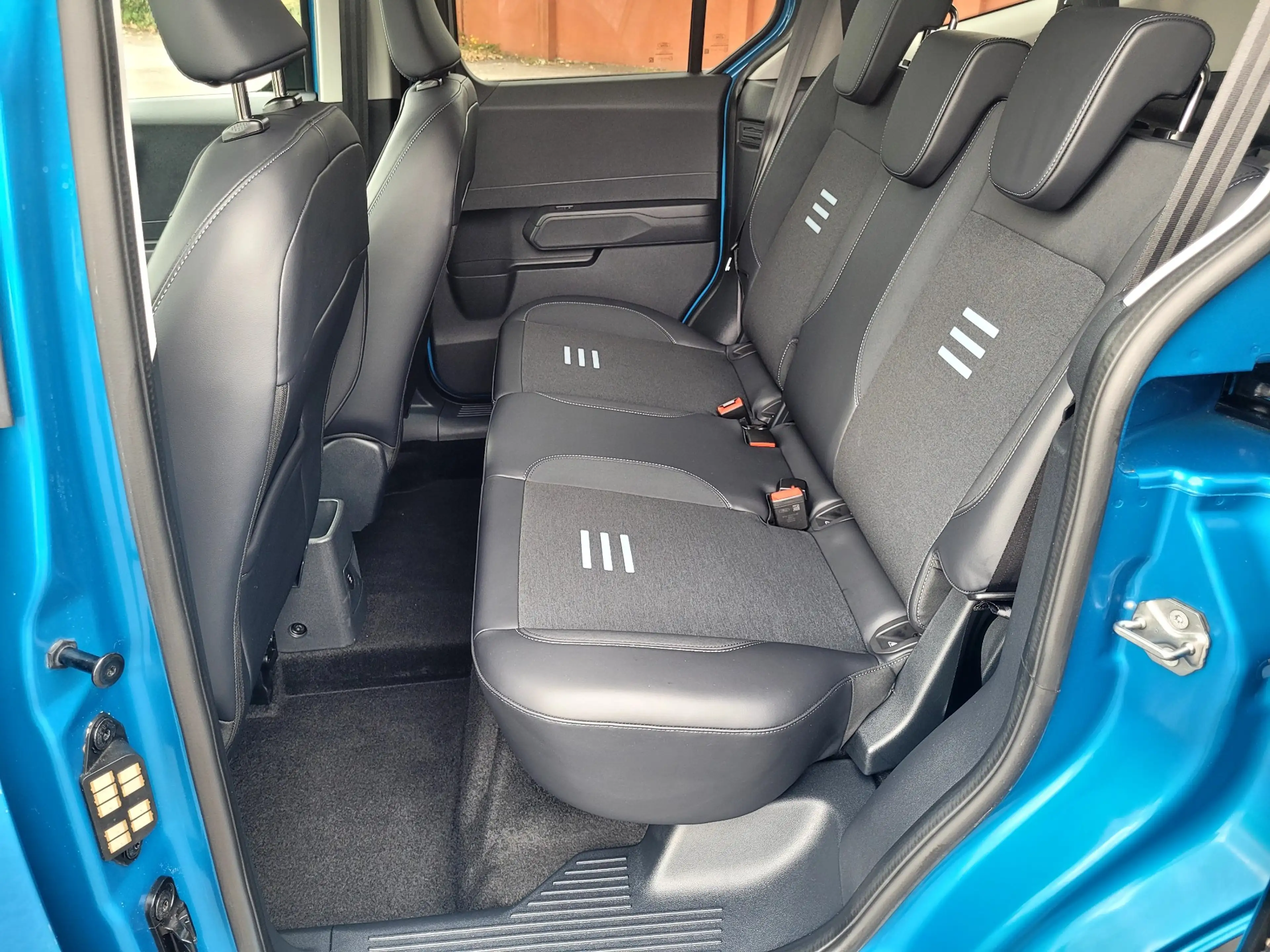 Ford Tourneo Courier 1.0 EcoBoost Active +ACC+RFK+AHK+PDC+NAVI+ — photo 11