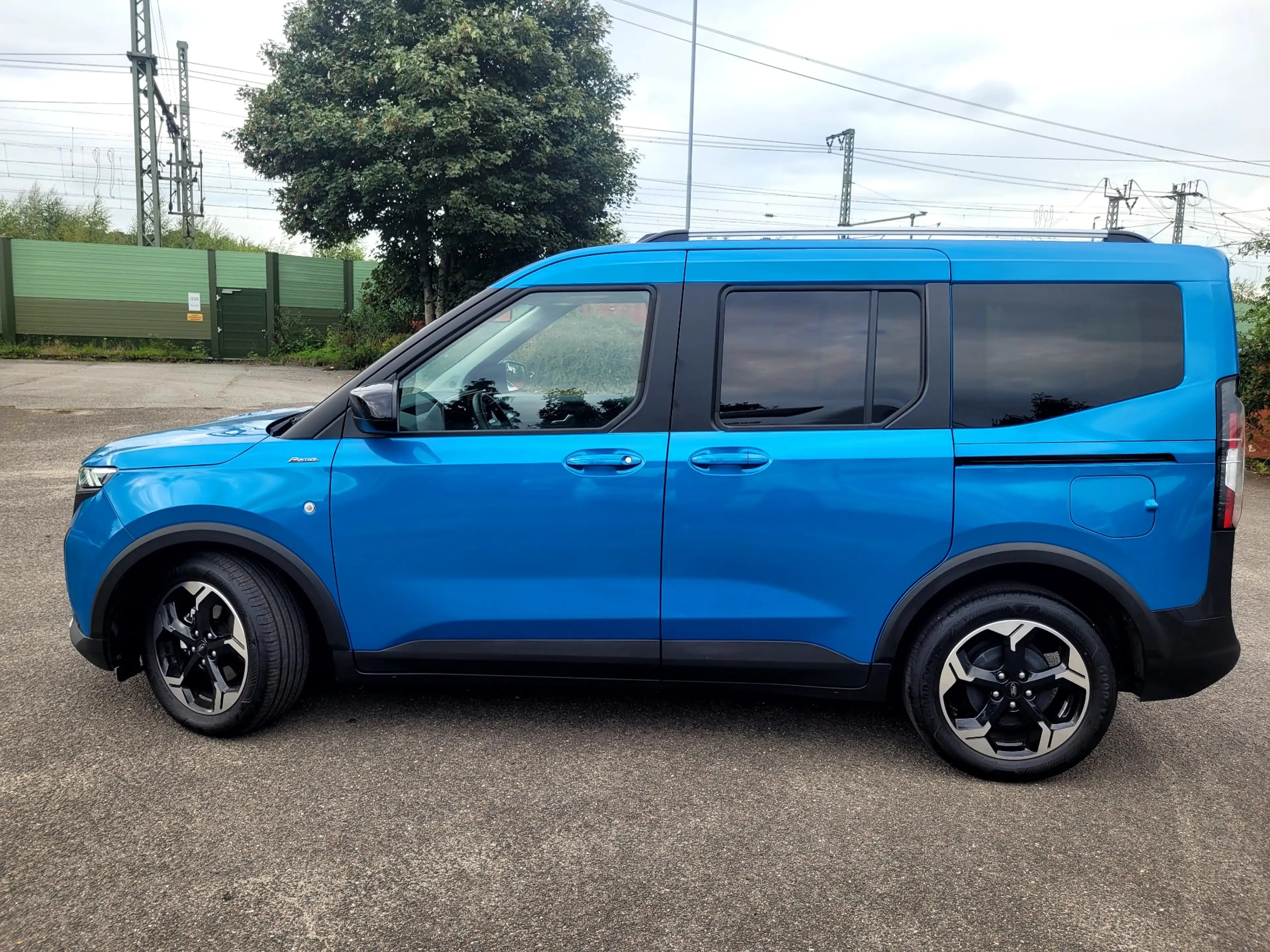 Ford Tourneo Courier 1.0 EcoBoost Active +ACC+RFK+AHK+PDC+NAVI+ — photo 2