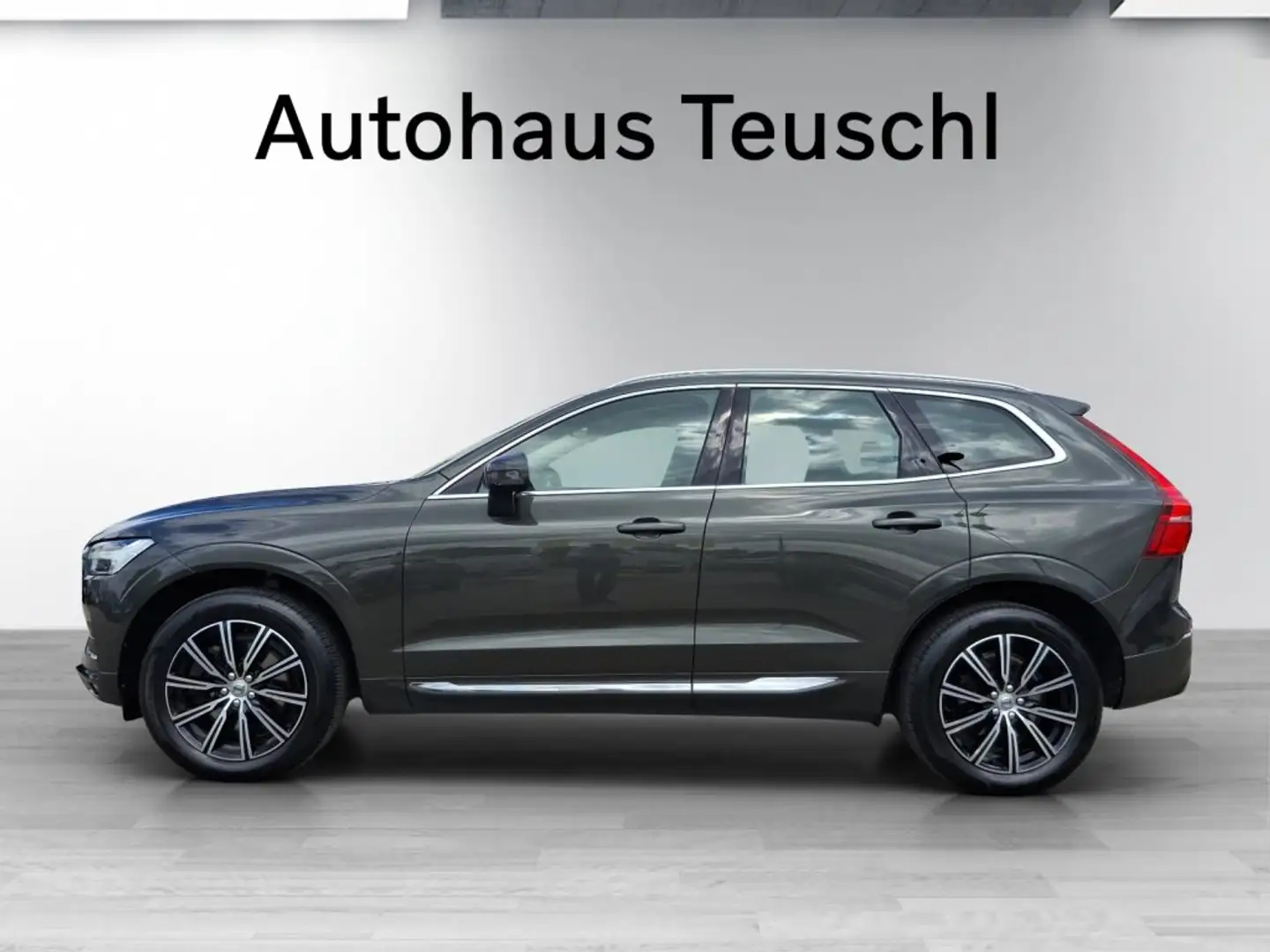 Volvo XC60 T5 AWD INS Gris - 2