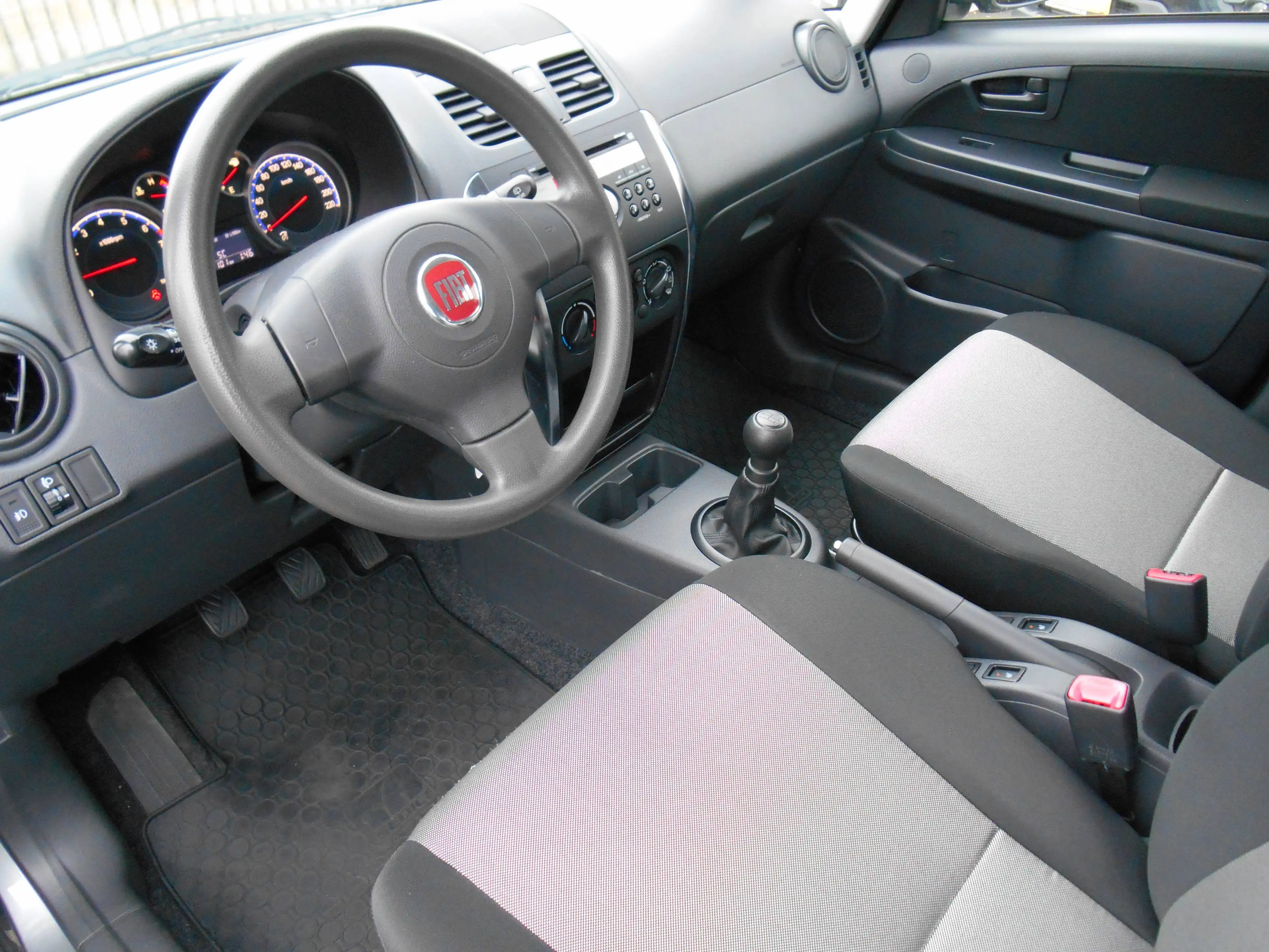 Fiat Sedici 1.6 16V My Sedici 4X2 aus erster Hand neu Service und TÜV — photo 8