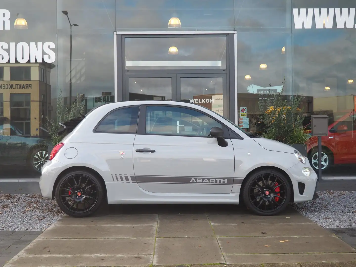 Abarth 595C 1.4 T-Jet 180PK Competizione / Brembo / Carbon / C Gris - 2