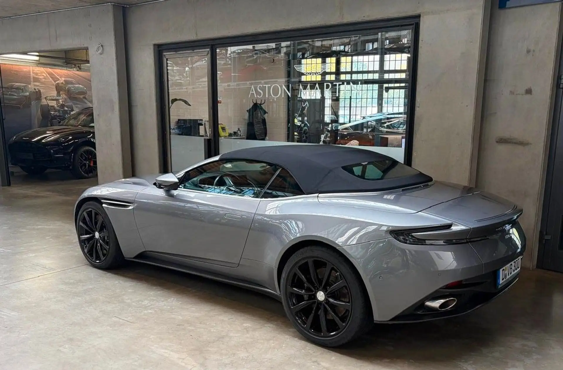 애스턴마틴 DB11 V8 2020 회색 사진 6