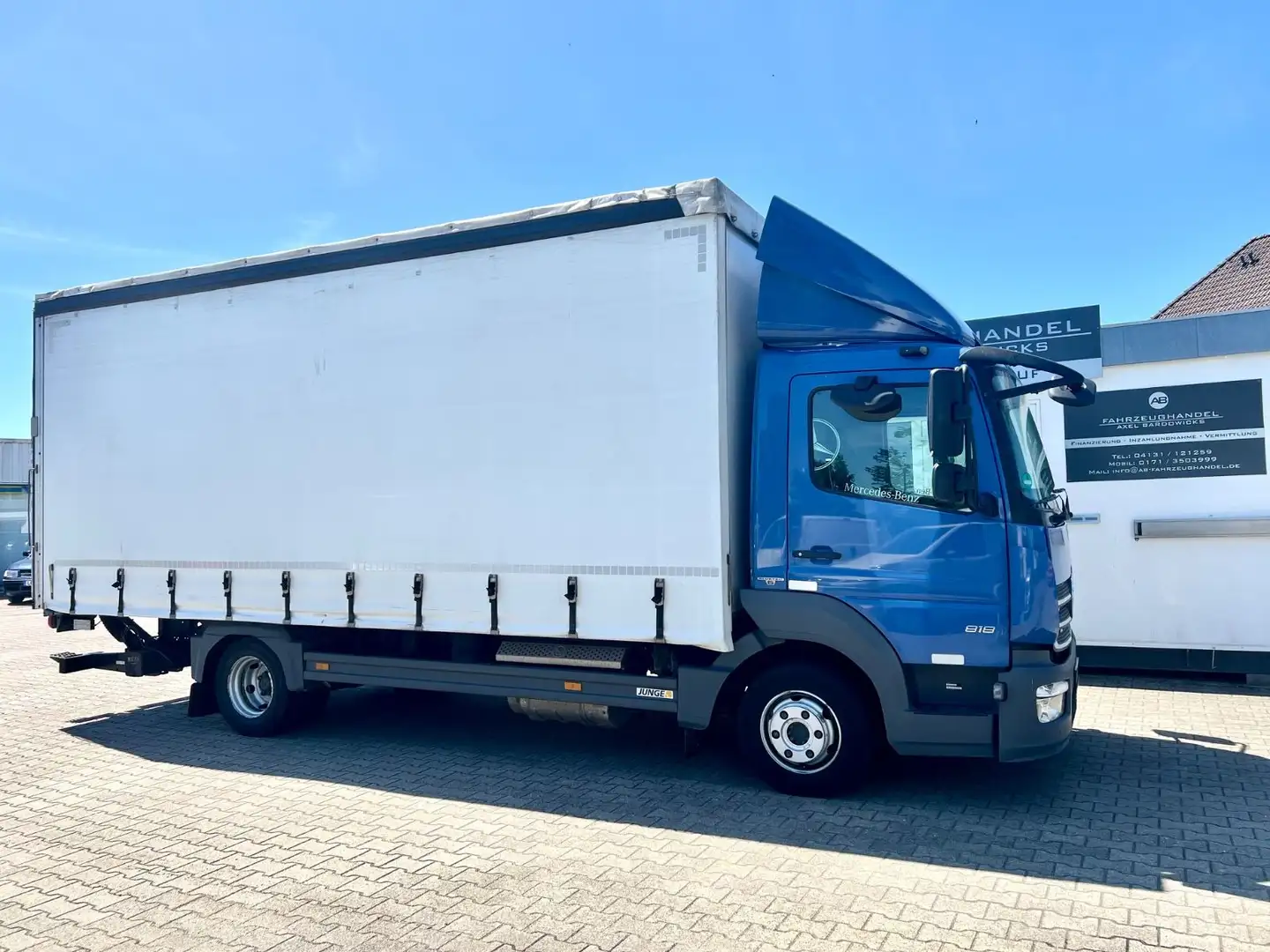 Mercedes-Benz Atego 818 Aut. Pritsche / Plane LBW / Klima Blu/Azzurro - 1