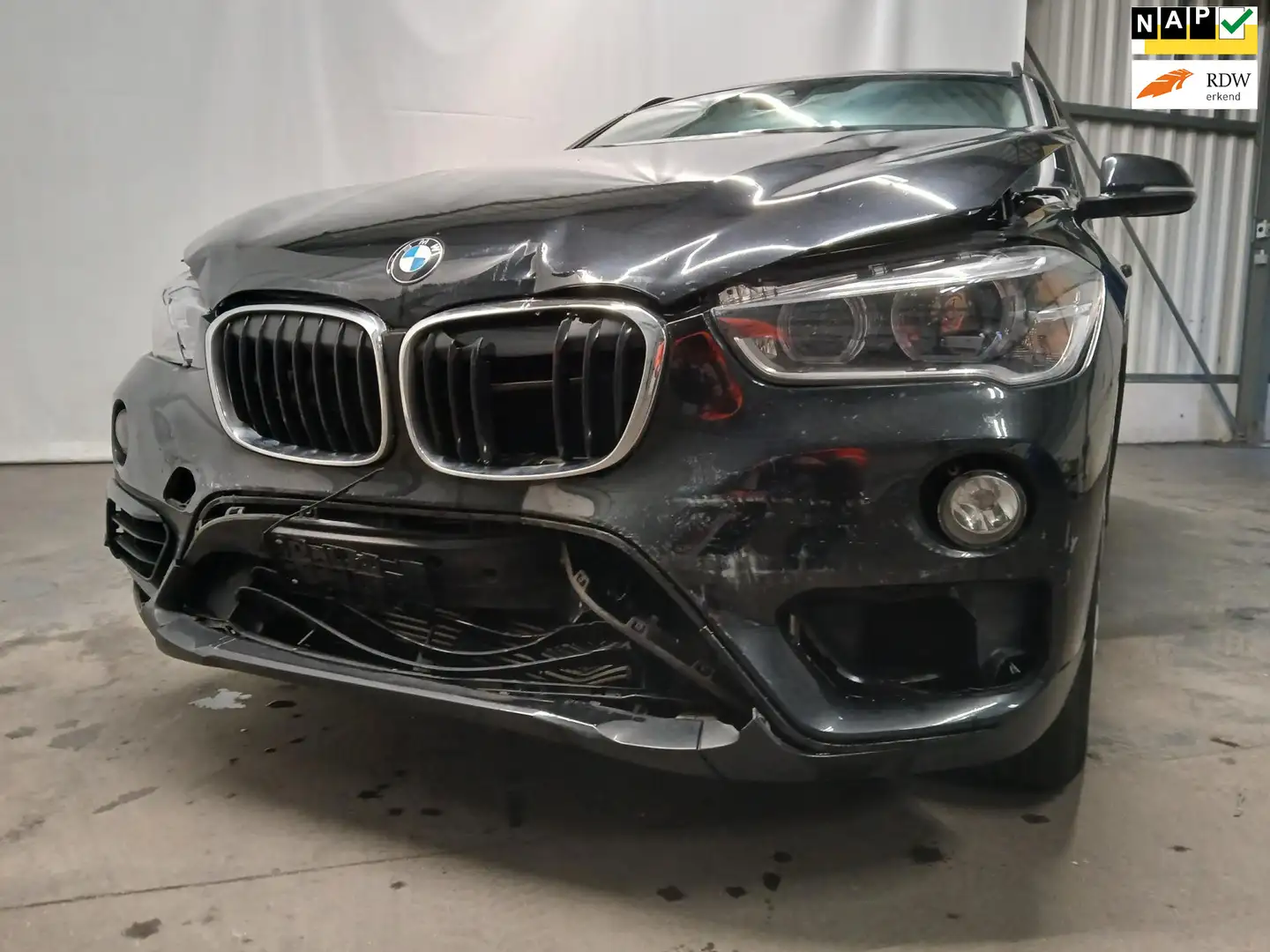 BMW X1 SDrive18i High Executive - Airco - Navi - Wok - Ex Schwarz - 1