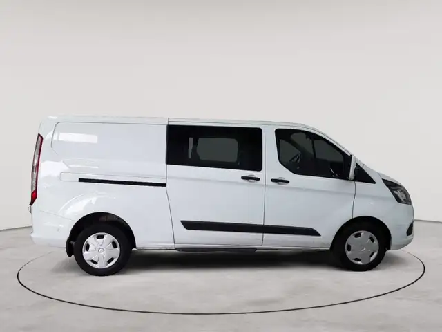 Ford Transit view 3