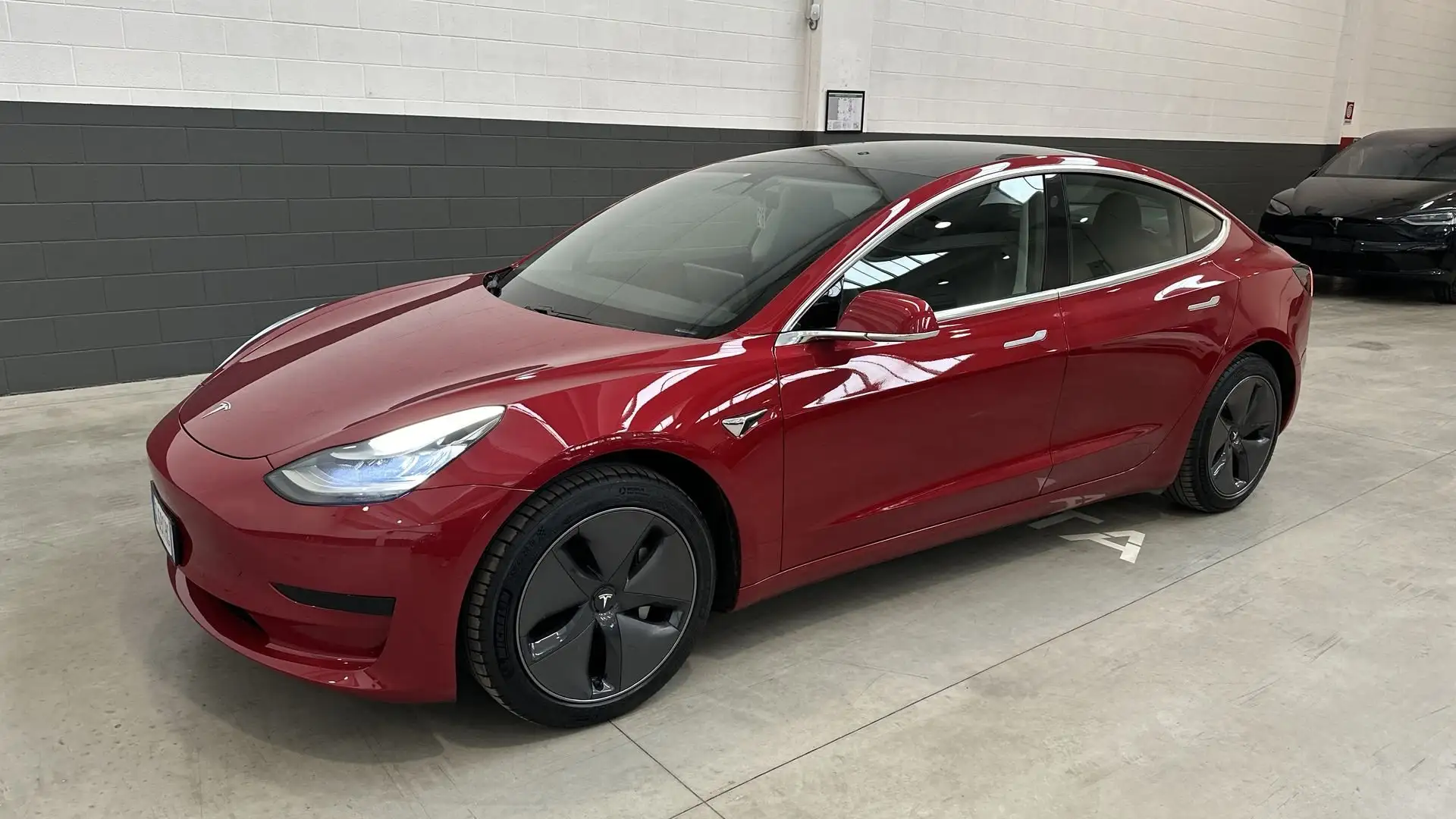 Tesla Model 3 Model 3 Standard rwd Plus Red - 2
