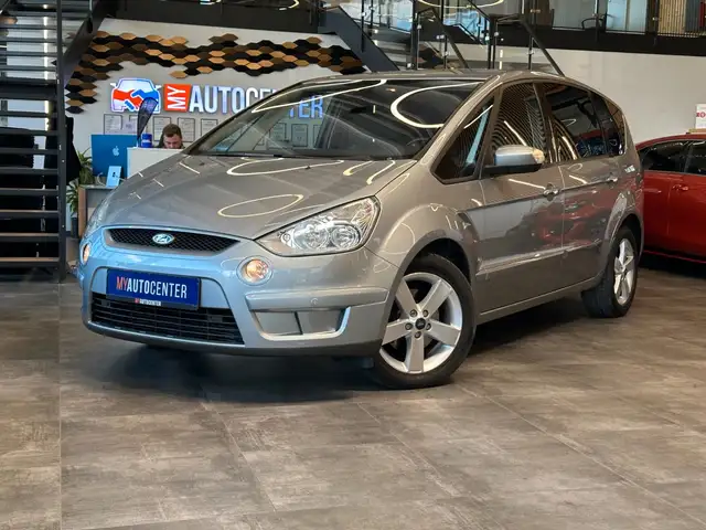 2009 Ford S-Max in Grey for sale