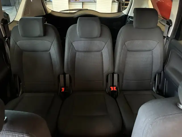 Ford S-Max view 14