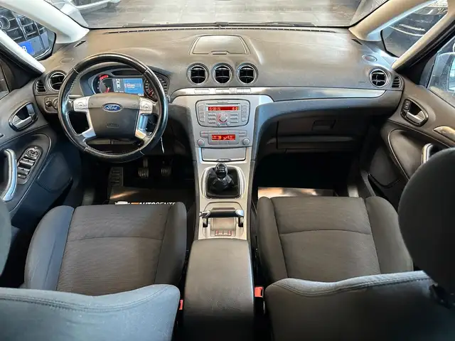 Ford S-Max view 6