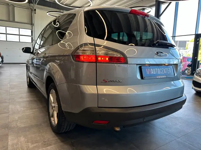 Ford S-Max view 5