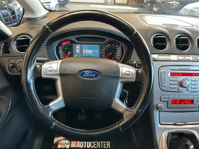 Ford S-Max view 7