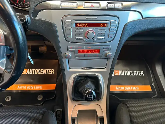 Ford S-Max view 11