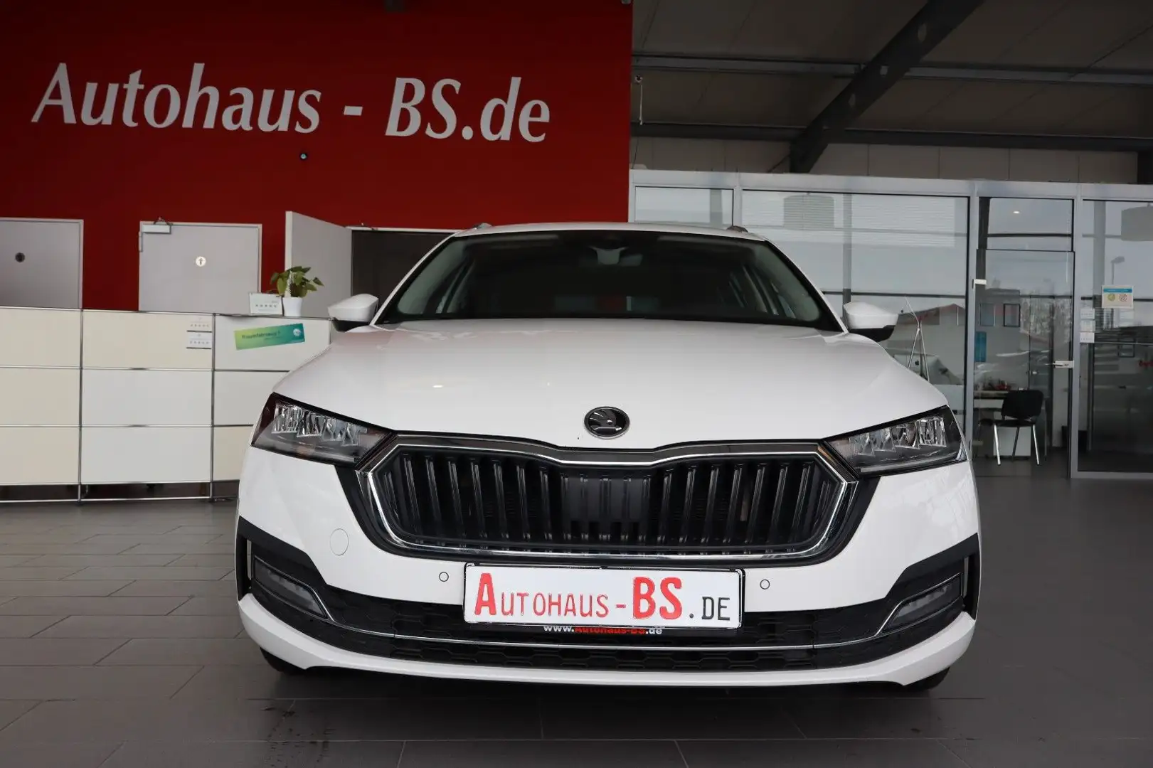 Skoda Octavia Combi 2.0 TDI DSG,KameraNaviLED,HuD,1Hd Weiß - 2