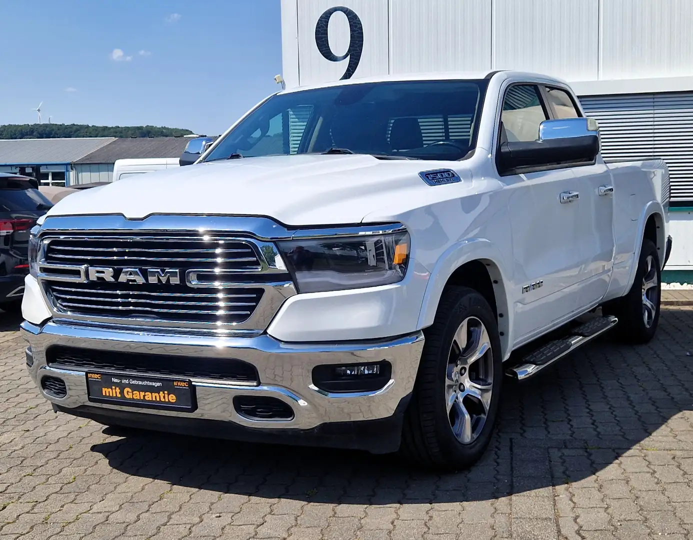 Dodge RAM 1500 5.7l V8 Laramie Quad Cab, LED, Memory Weiß - 2