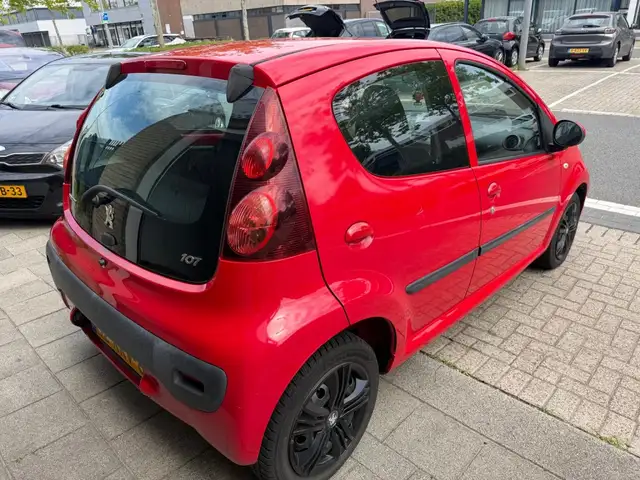 Peugeot 107 view 6