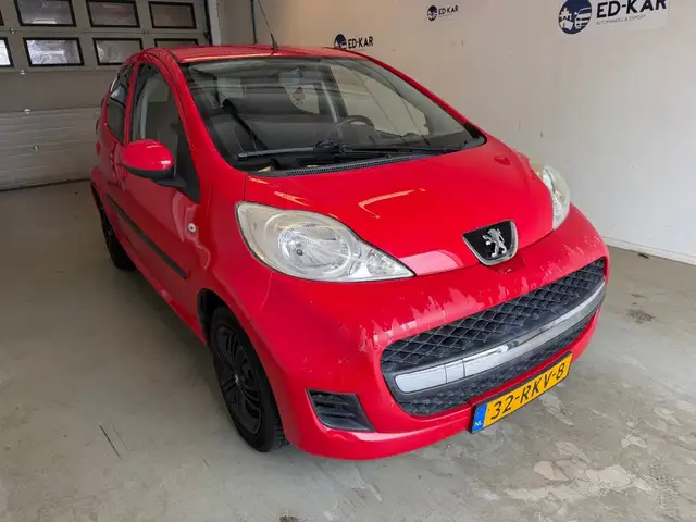 Peugeot 107 view 5