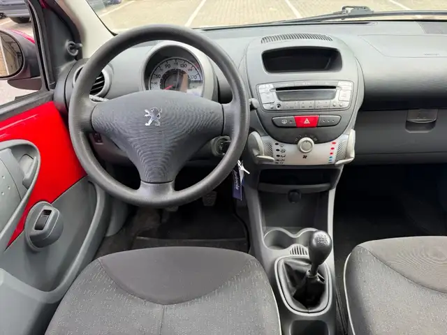 Peugeot 107 view 2
