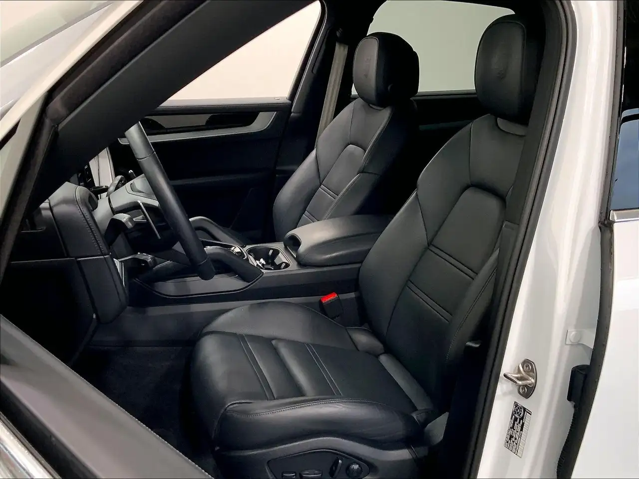 Porsche Cayenne снимка Porsche Cayenne