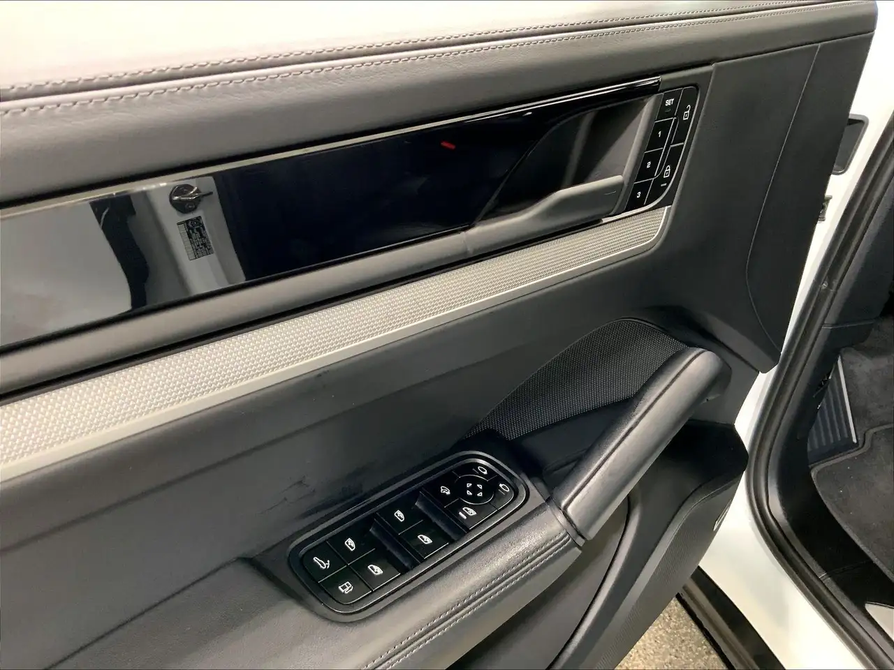 Porsche Cayenne снимка Porsche Cayenne