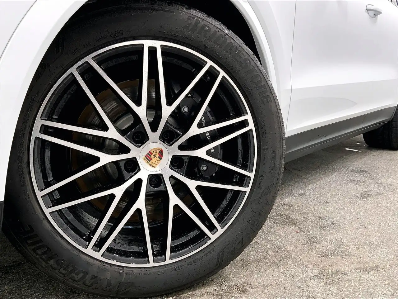 Porsche Cayenne снимка Porsche Cayenne