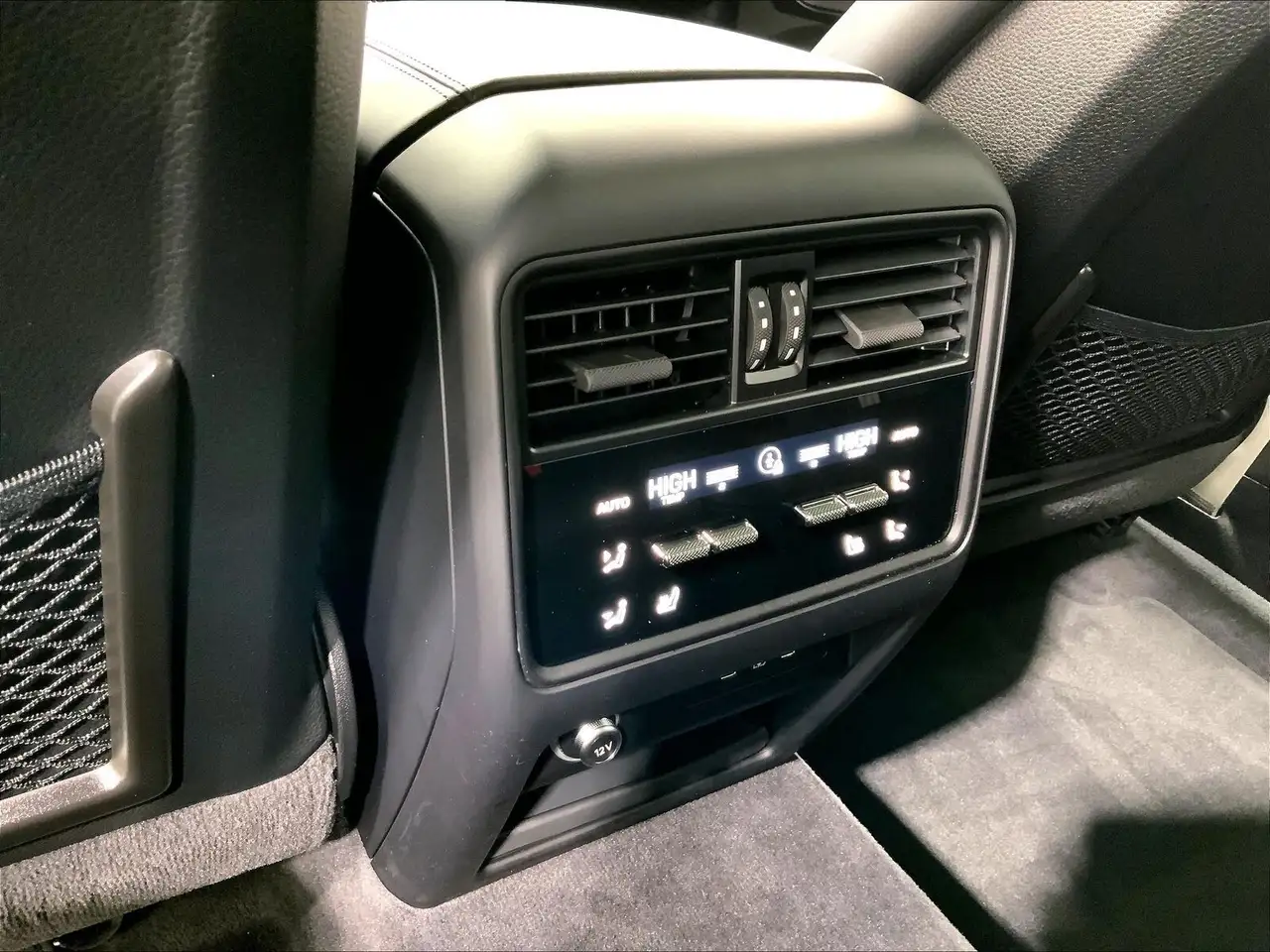Porsche Cayenne снимка Porsche Cayenne