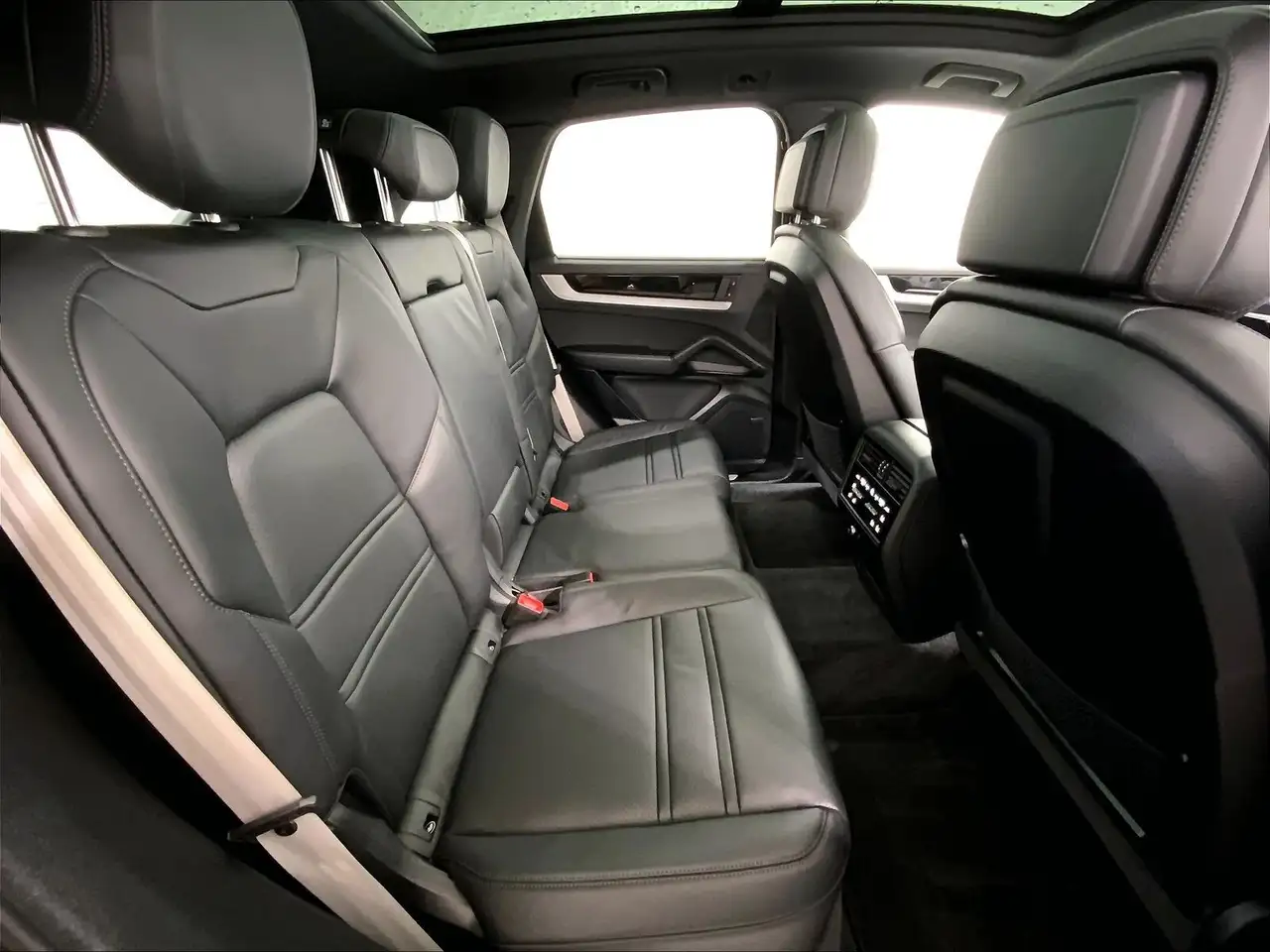 Porsche Cayenne снимка Porsche Cayenne