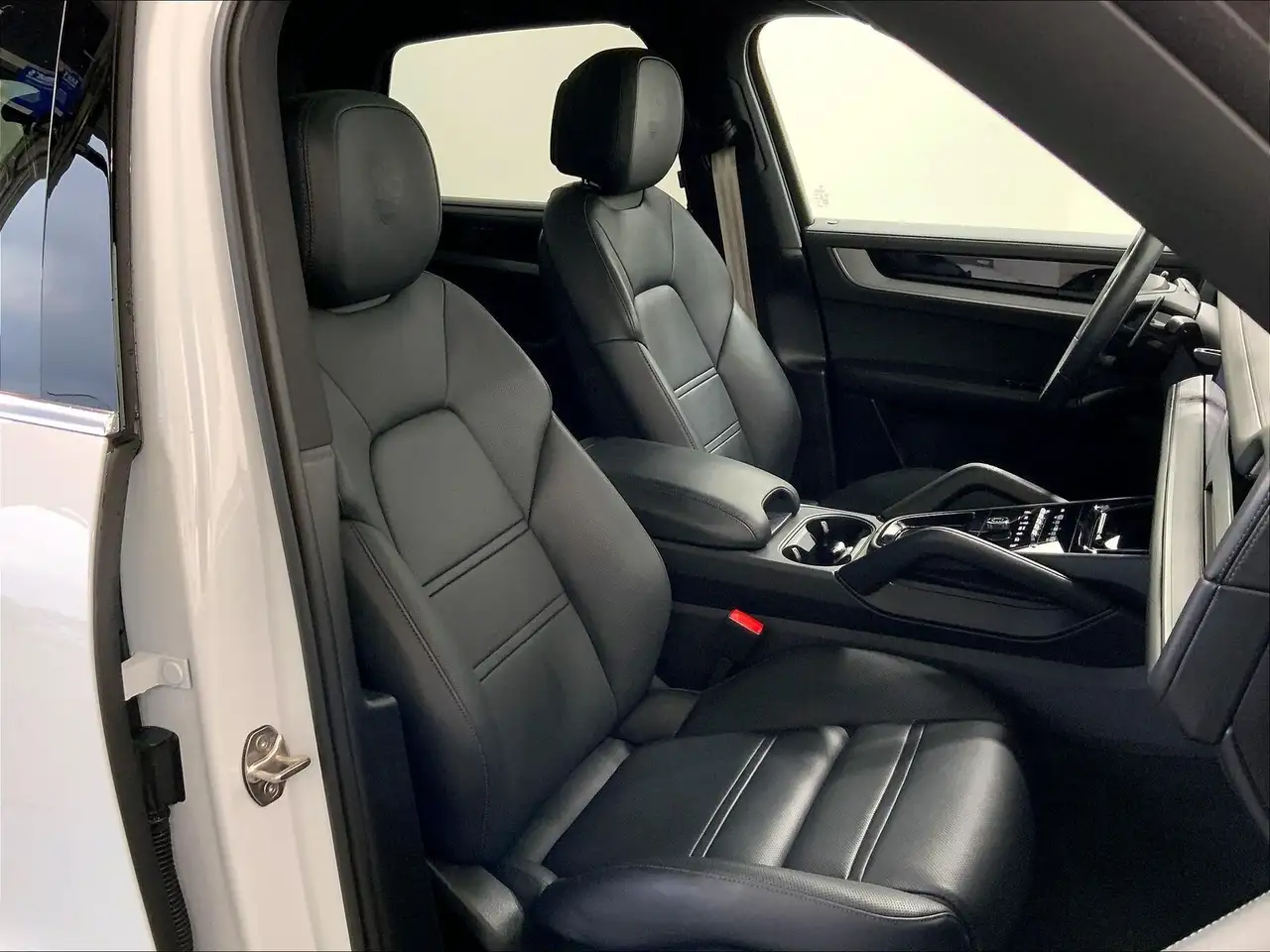 Porsche Cayenne снимка Porsche Cayenne