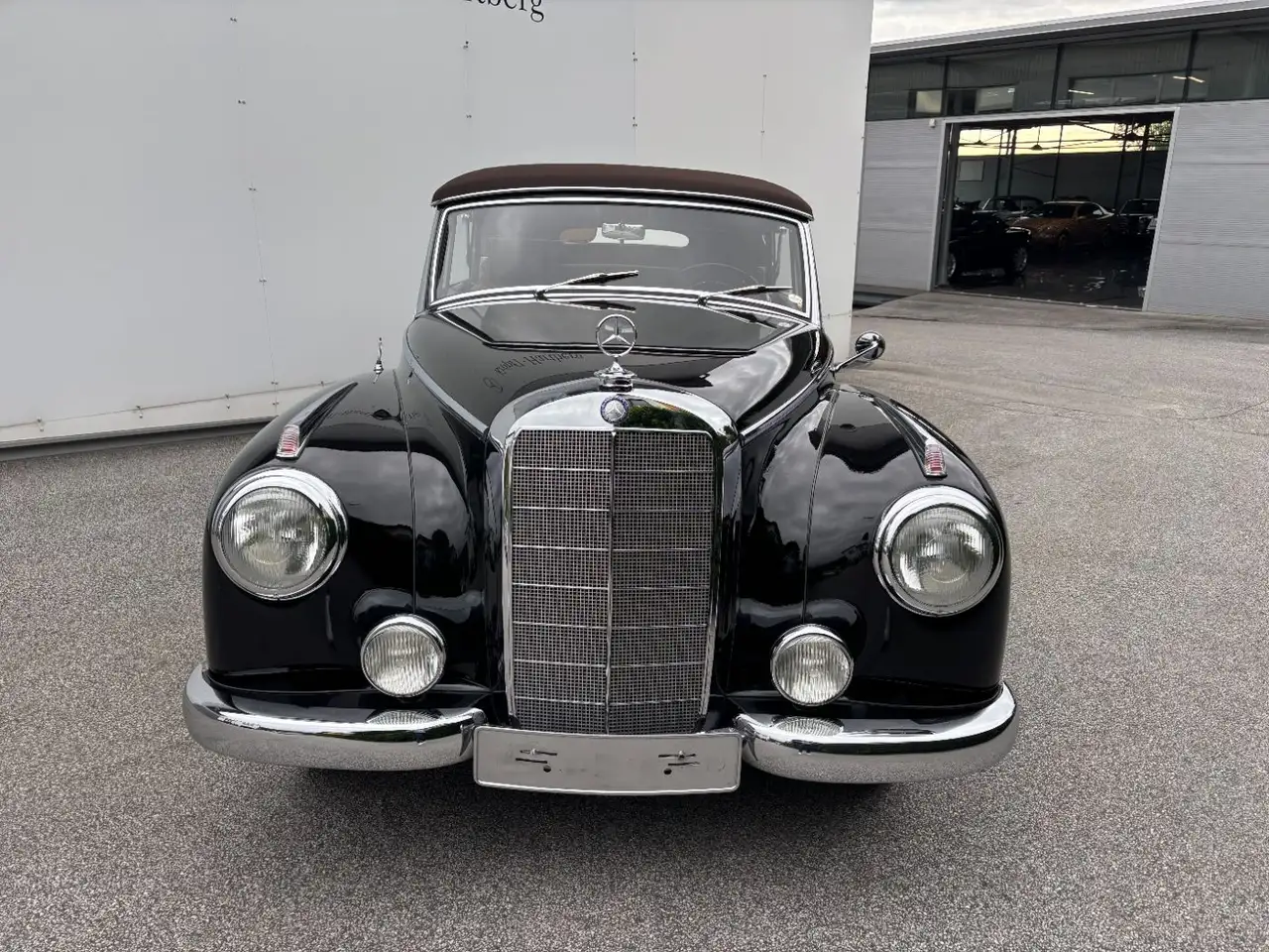 Mercedes-Benz 300 Adenauer Cabrio D Leder, foto 3