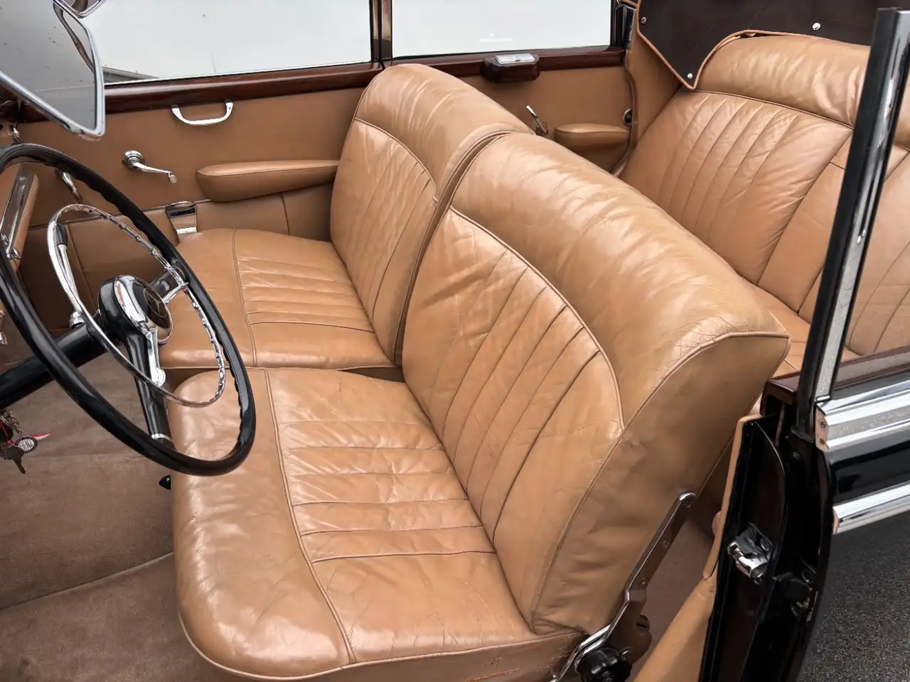 Mercedes-Benz 300 Adenauer Cabrio D Leder, foto 12