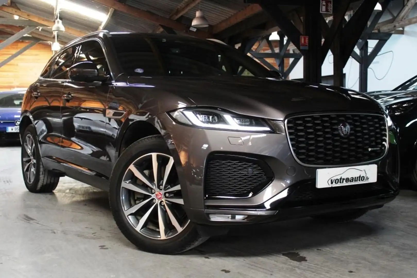 Jaguar F-Pace (2) 2.0 P400E PHEV AWD BVA8 R-DYNAMIC SE - 1