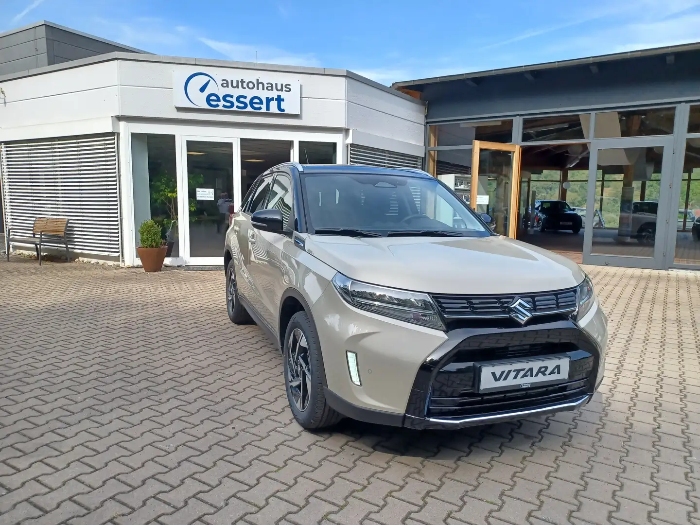 Suzuki Vitara 1.4 Boosterjet Hybrid Allgrip Comfort+Mit 5 J Gar. Beige - 2