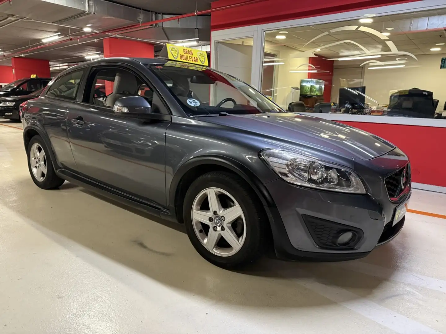 Volvo C30 2.0D Momentum Gris - 2