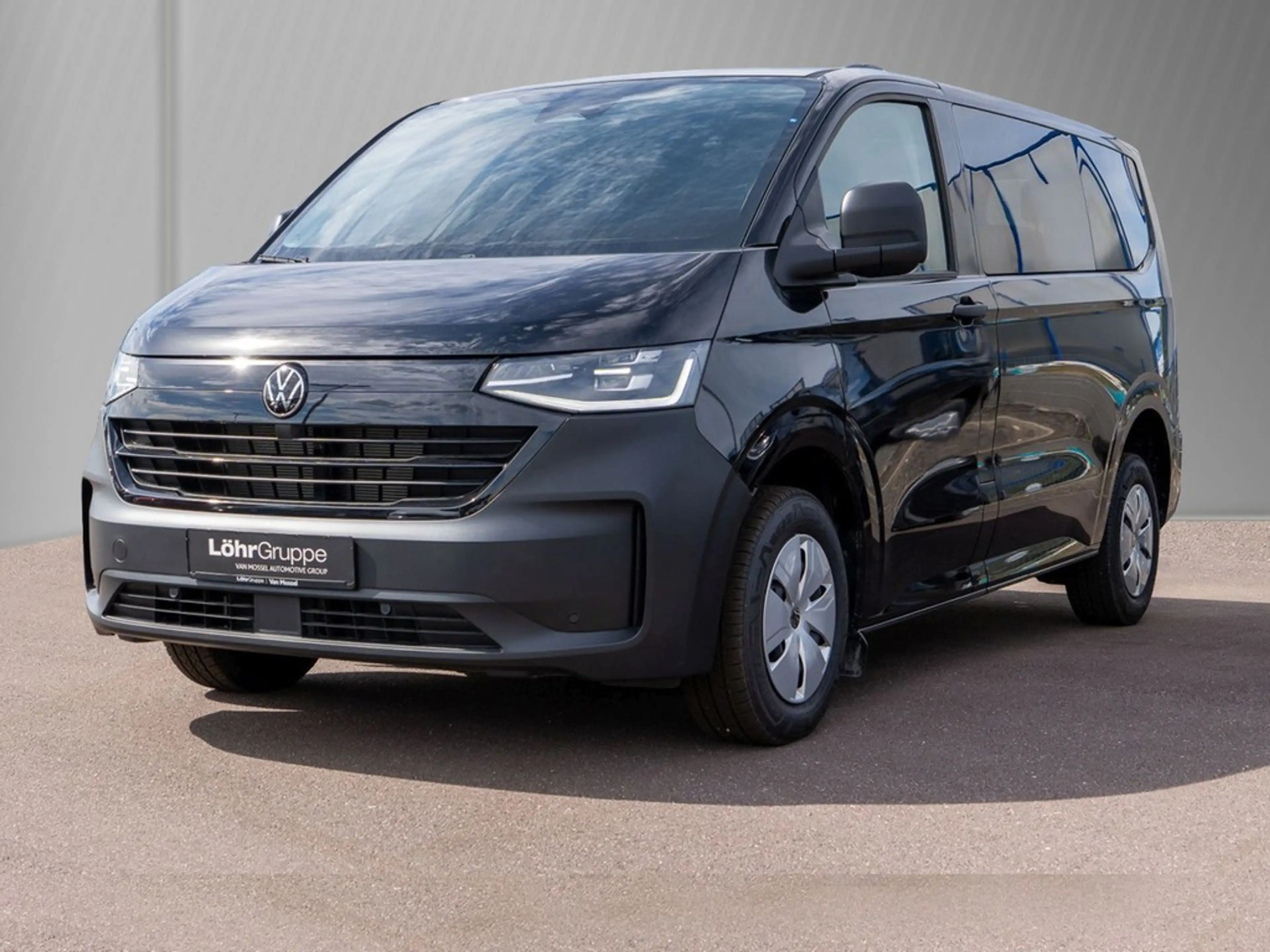 Volkswagen T7 Caravelle 2.0 TDI DSG IQ Light, Rear-View — photo 2