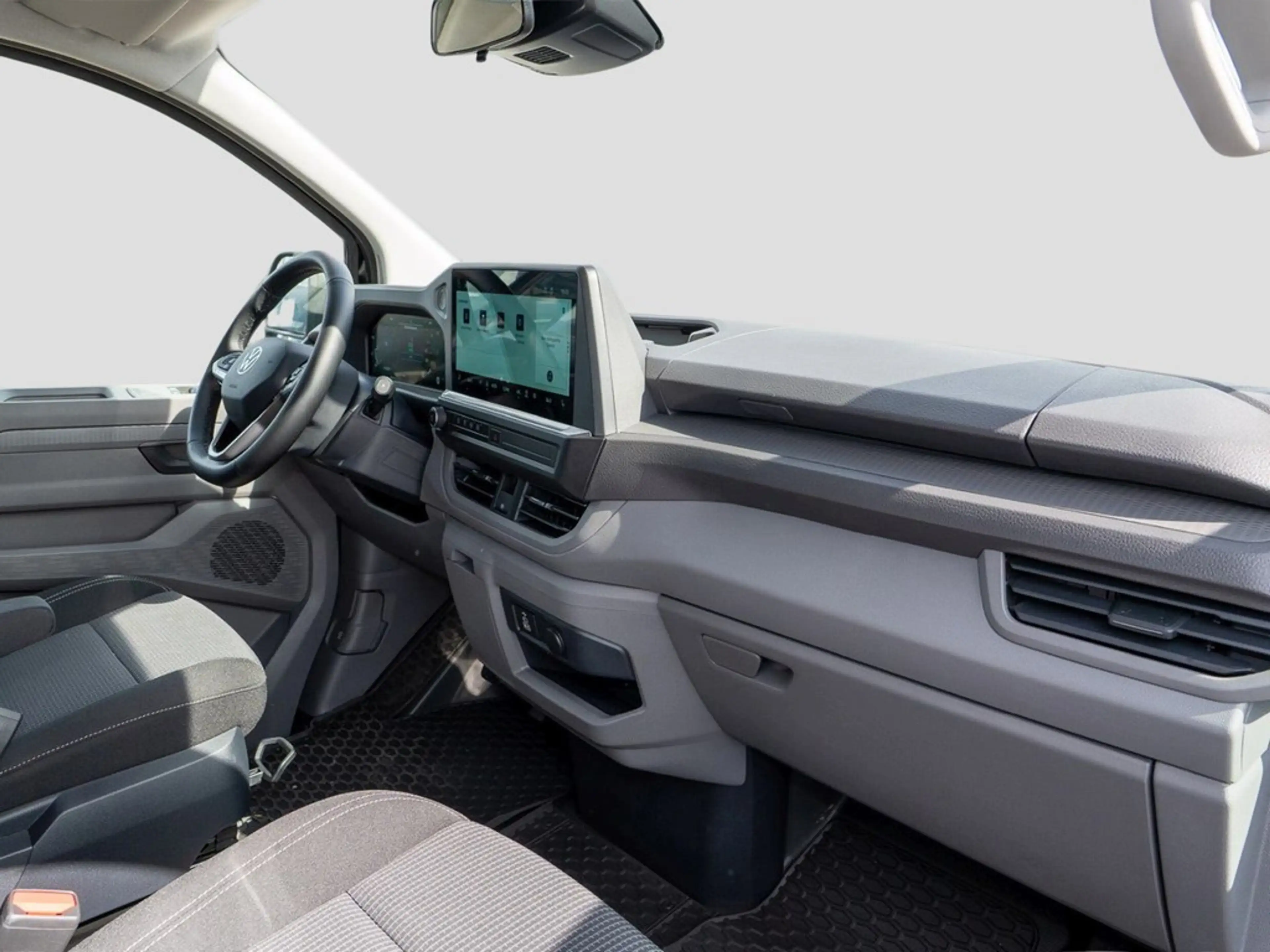 Volkswagen T7 Caravelle 2.0 TDI DSG IQ Light, Rear-View — photo 9