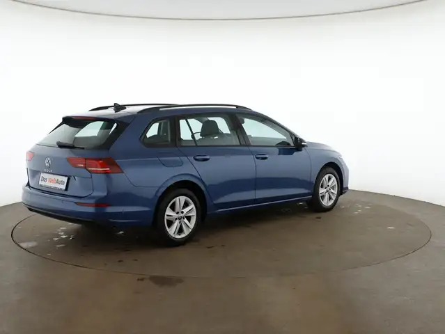 Volkswagen Golf view 4