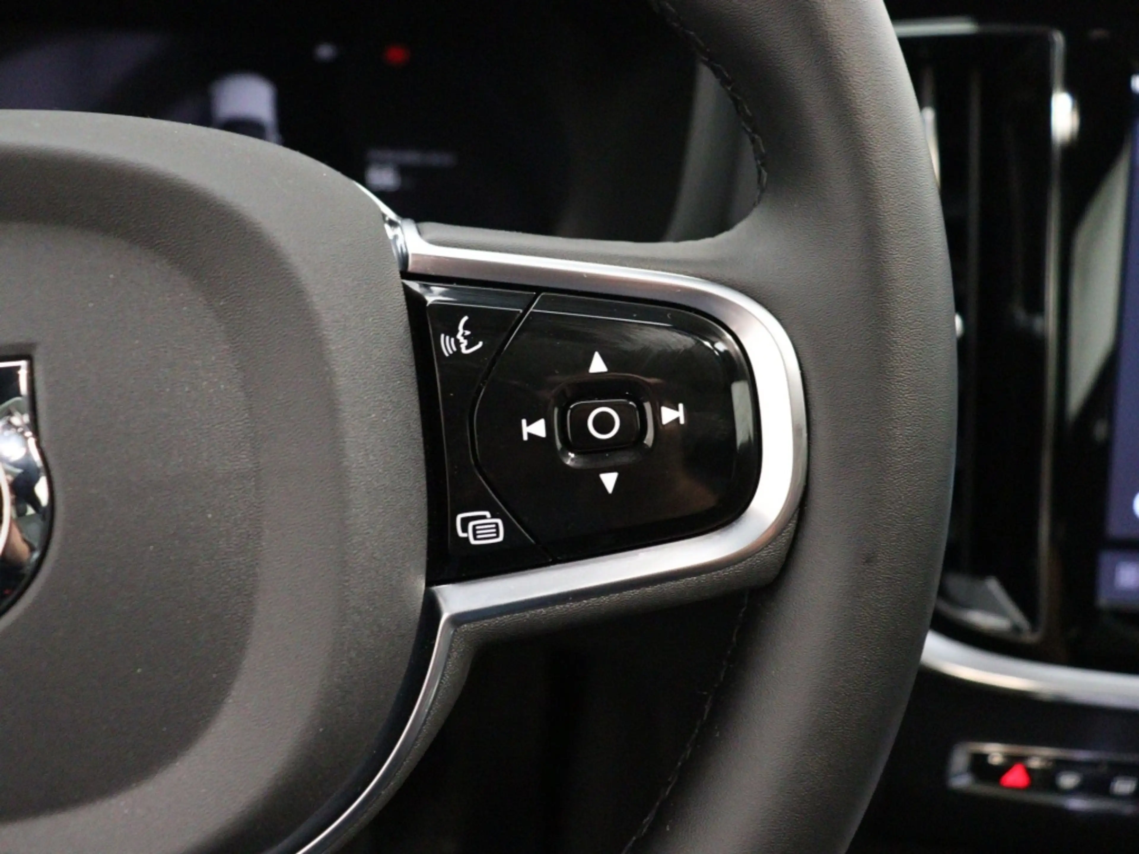Volvo V60 T8 PLUG-IN HYBRID PLUS DARK SCHUIFDAK 360GR CAM HA — photo 13