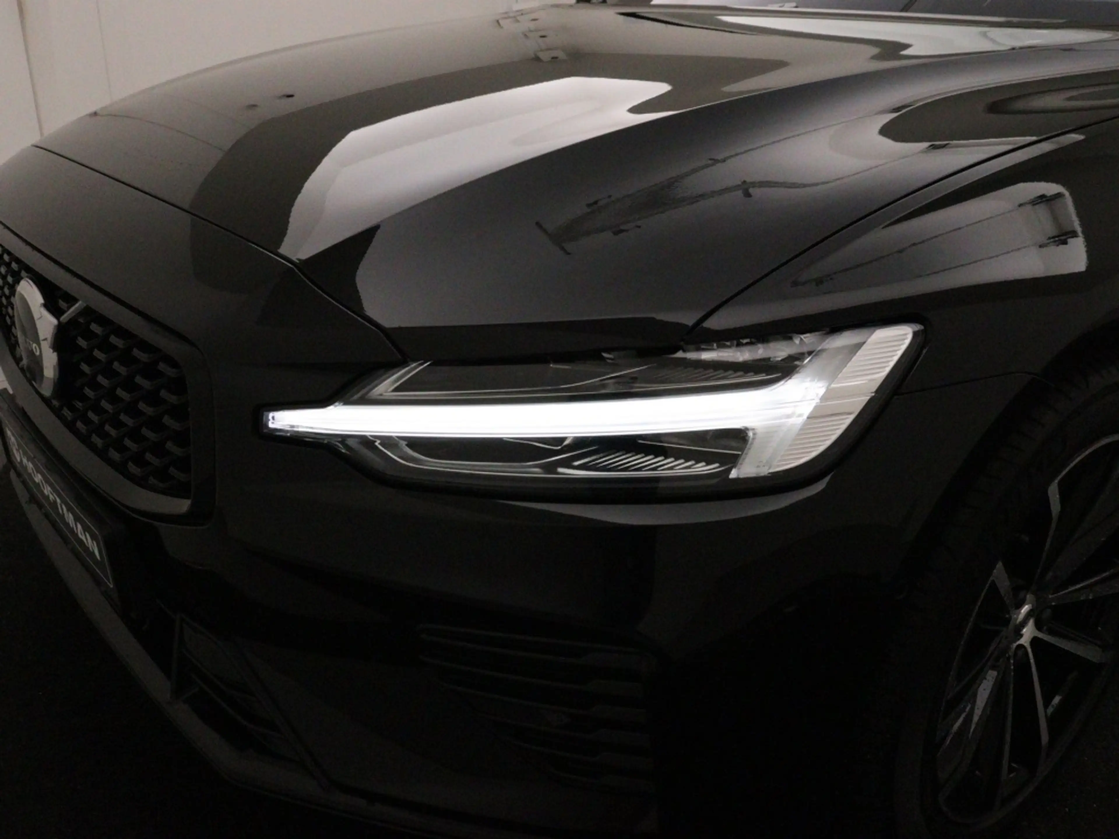 Volvo V60 T8 PLUG-IN HYBRID PLUS DARK SCHUIFDAK 360GR CAM HA — photo 10