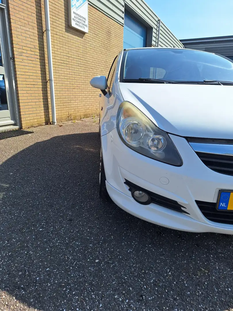 Opel Corsa 1.6-16V GSI Wit - 1