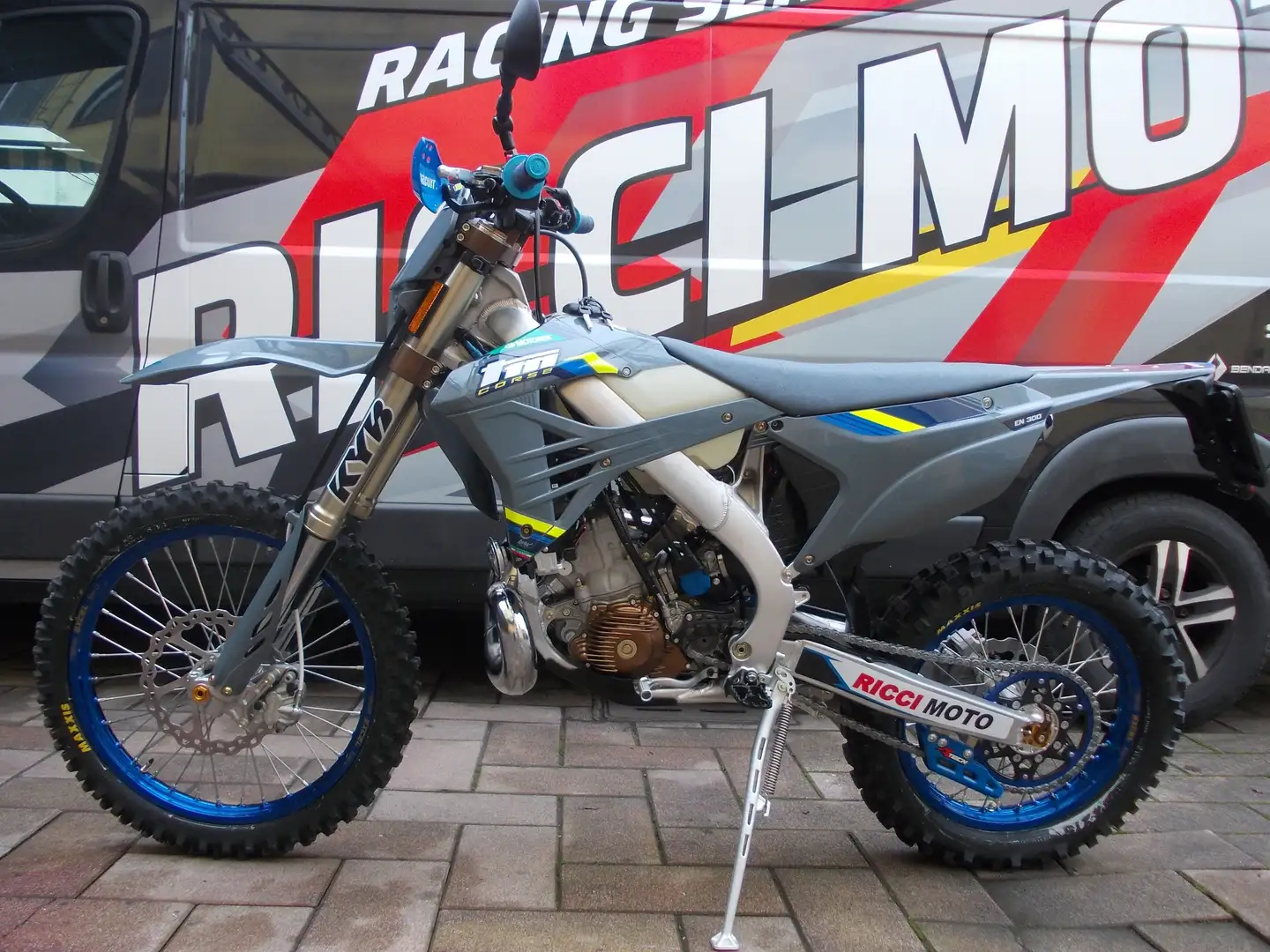 TM EN 300 2T INIEZIONE Grau - 1