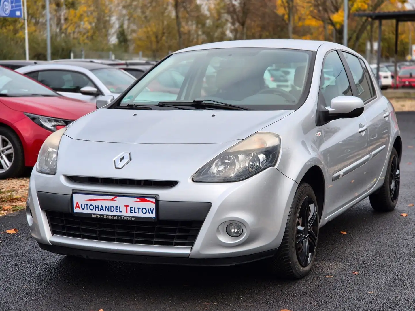 Renault Clio 1.2 Tom Tom Edition 5 Türer 2. Hand TÜV Neu Šedá - 1