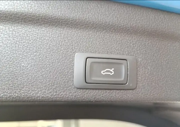 Audi Q3 2022, foto 20