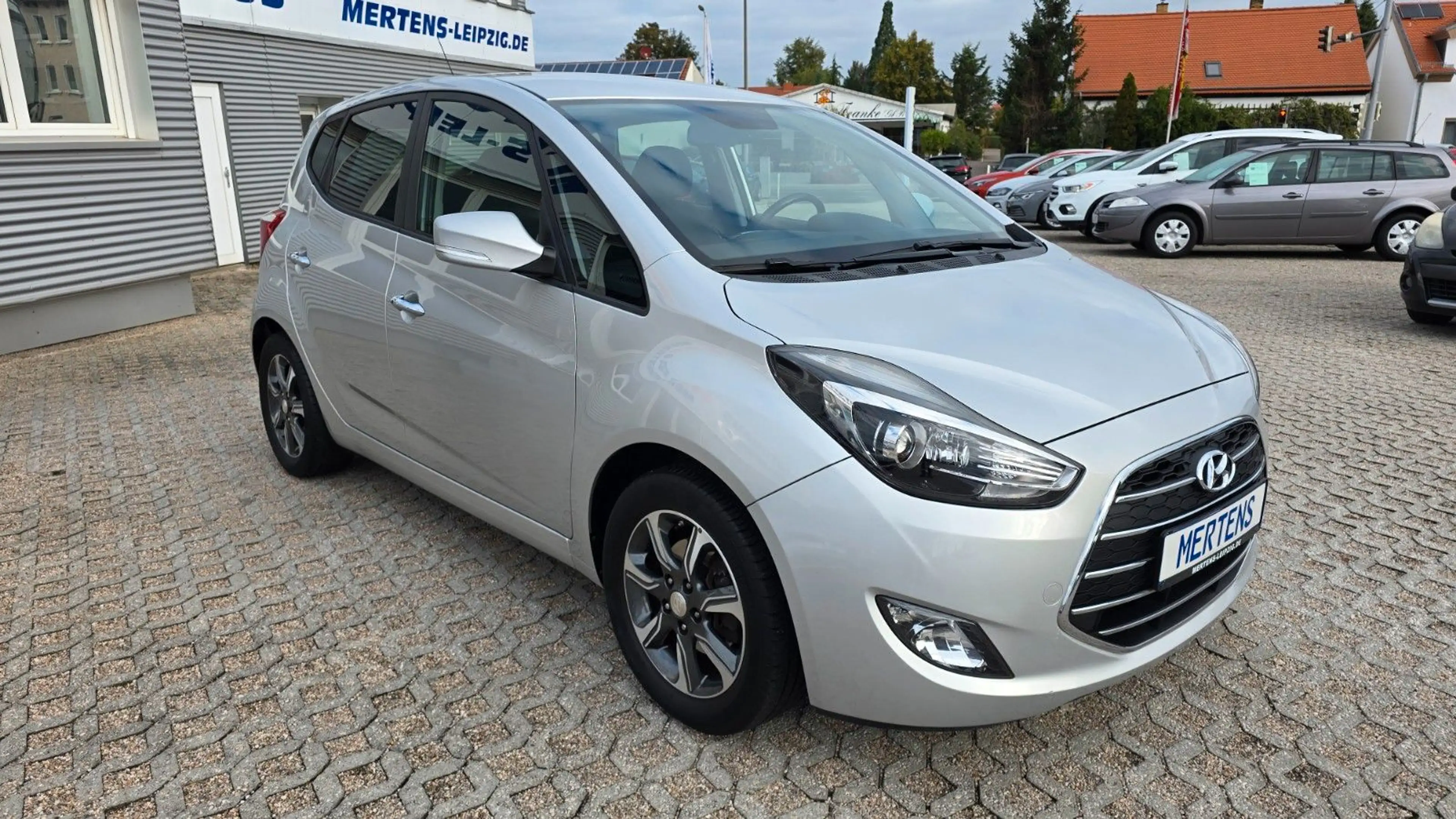 Hyundai iX20 Style Aut. Nav SHZ LRHZG PDC KAM BT Tel USB — photo 6