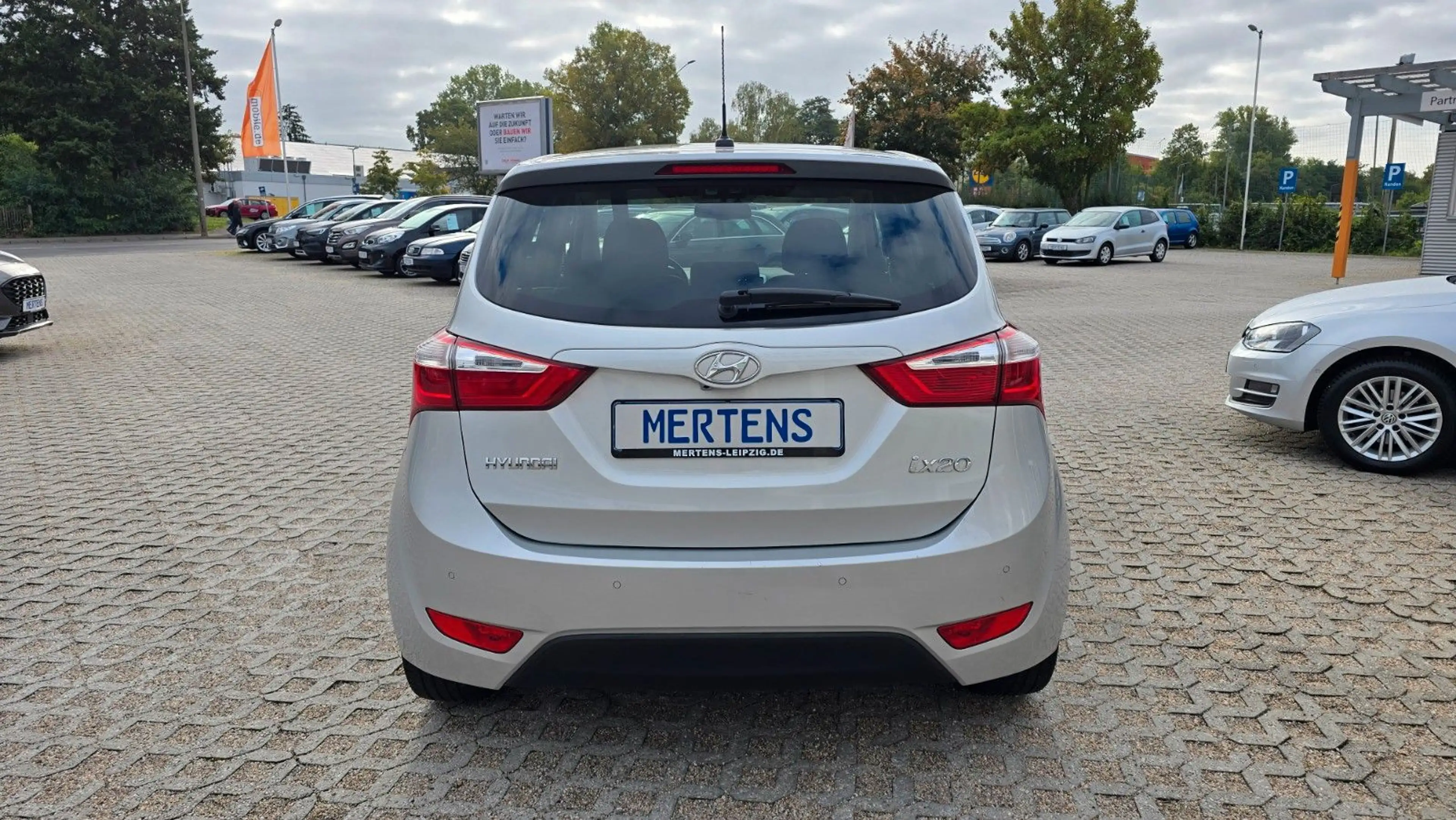 Hyundai iX20 Style Aut. Nav SHZ LRHZG PDC KAM BT Tel USB — photo 3