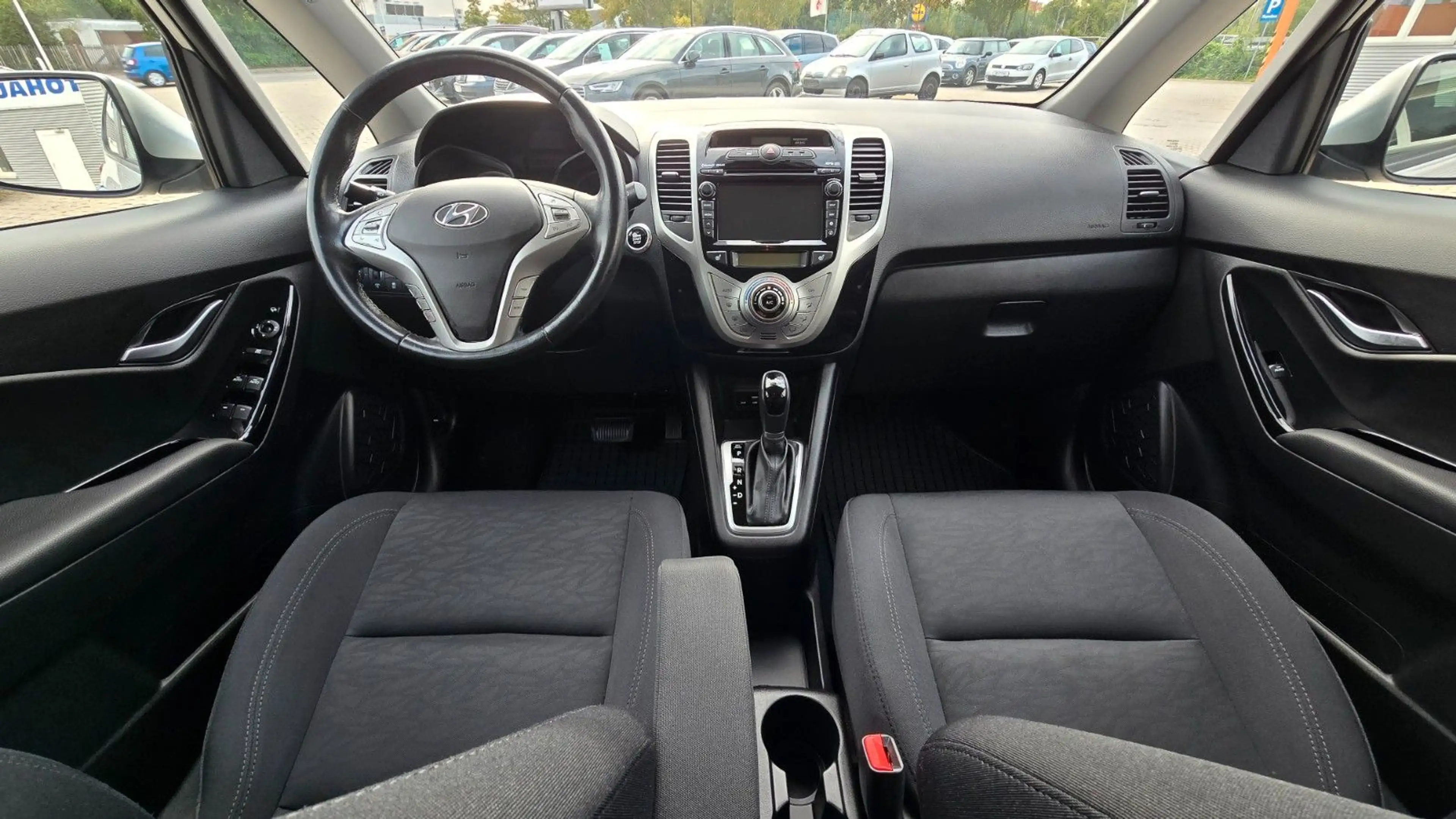 Hyundai iX20 Style Aut. Nav SHZ LRHZG PDC KAM BT Tel USB — photo 13