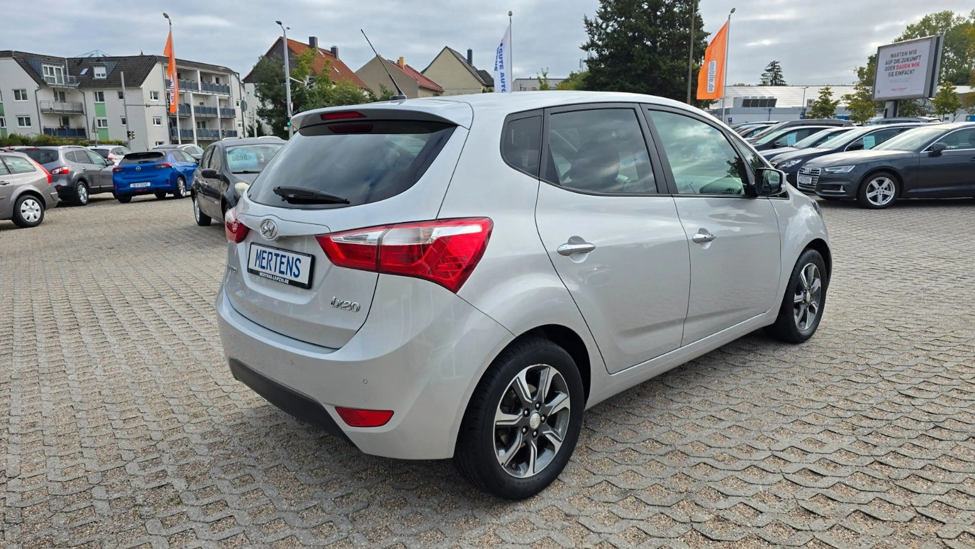 Hyundai iX20 Style Aut. Nav SHZ LRHZG PDC KAM BT Tel USB — photo 4