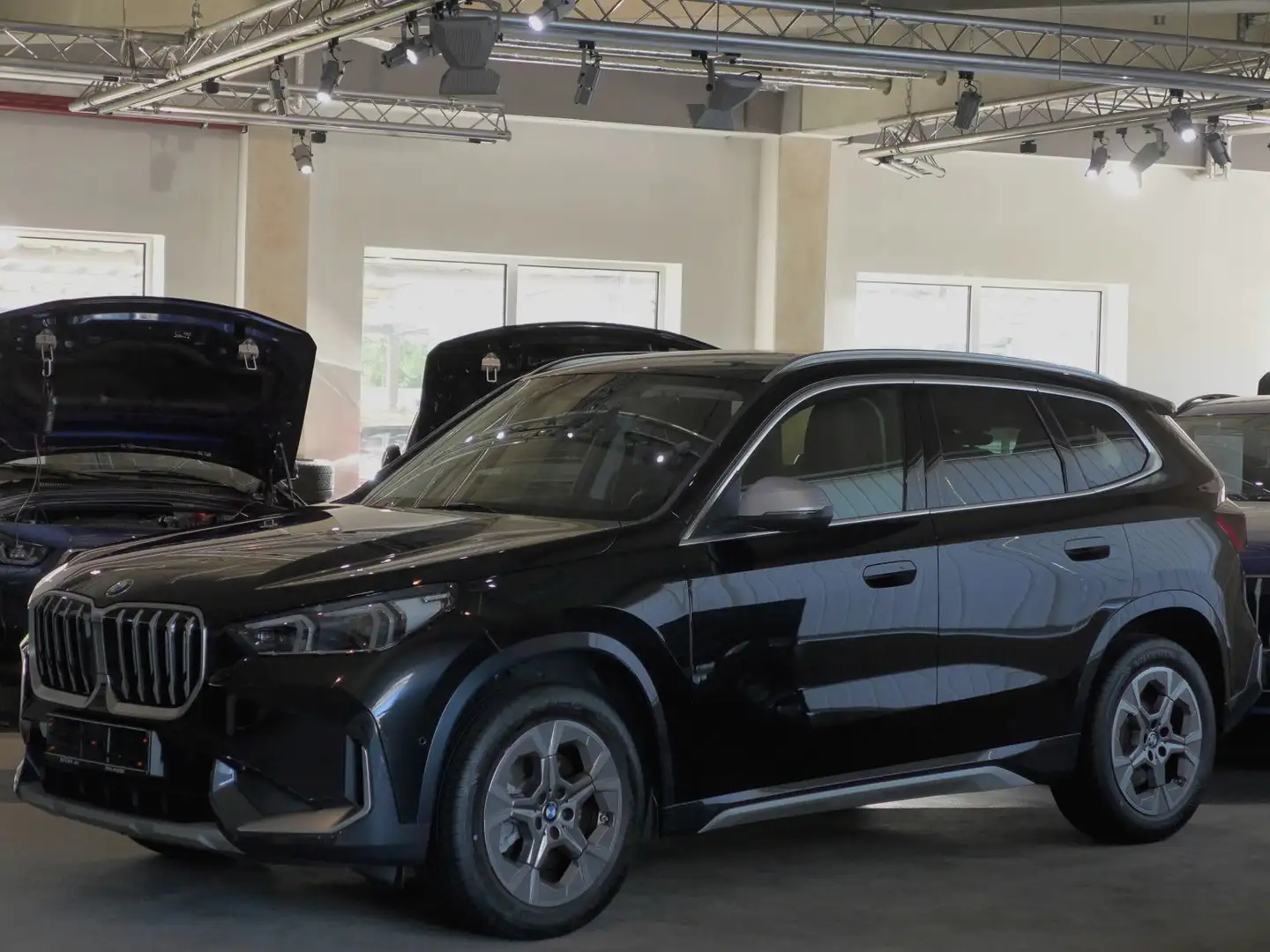 BMW X1 23d x-Line AHK,Leder,Kamera,Abstandstempomat Schwarz - 2